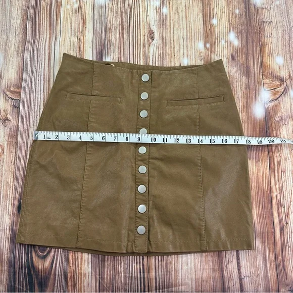 Free People  Faux Leather Skirt  Brown Button-Front Size 6 - Picture 8 of 13
